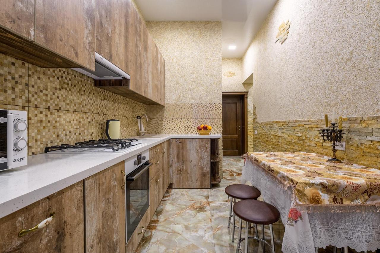 Noviy Svit 4 Apartments Lviv Eksteriør billede
